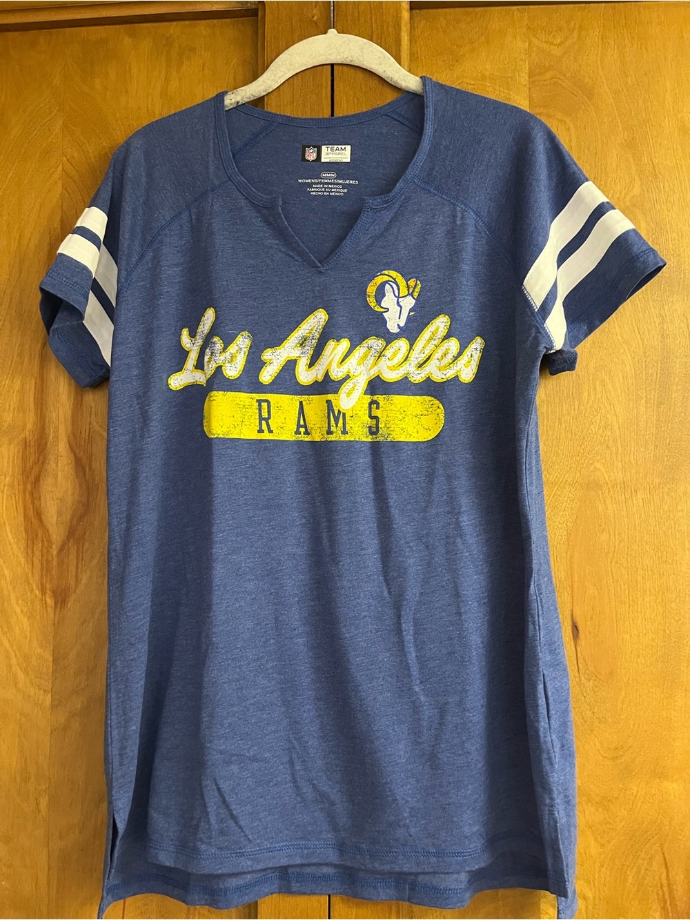 NFL Team Women's Los Angeles Rams Blue Tee nwot never worn